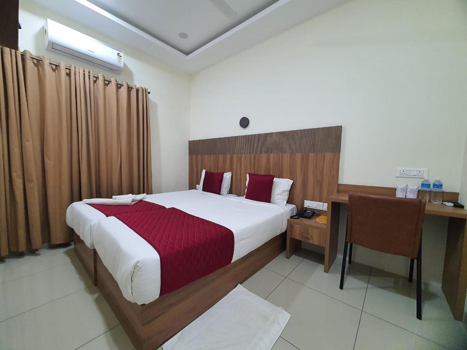 Hotel Deepakam Inn Palakkad Eksteriør billede