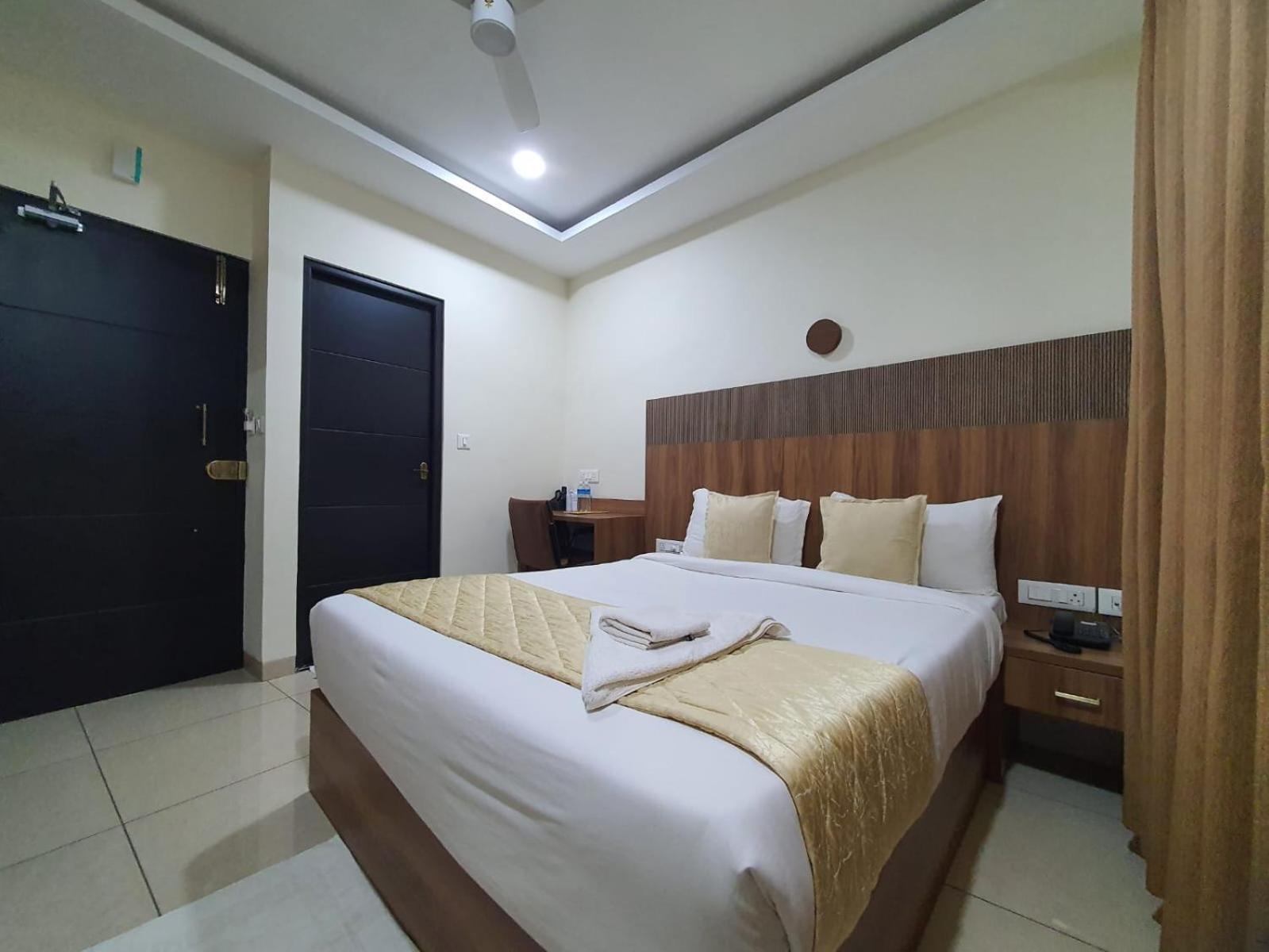Hotel Deepakam Inn Palakkad Eksteriør billede