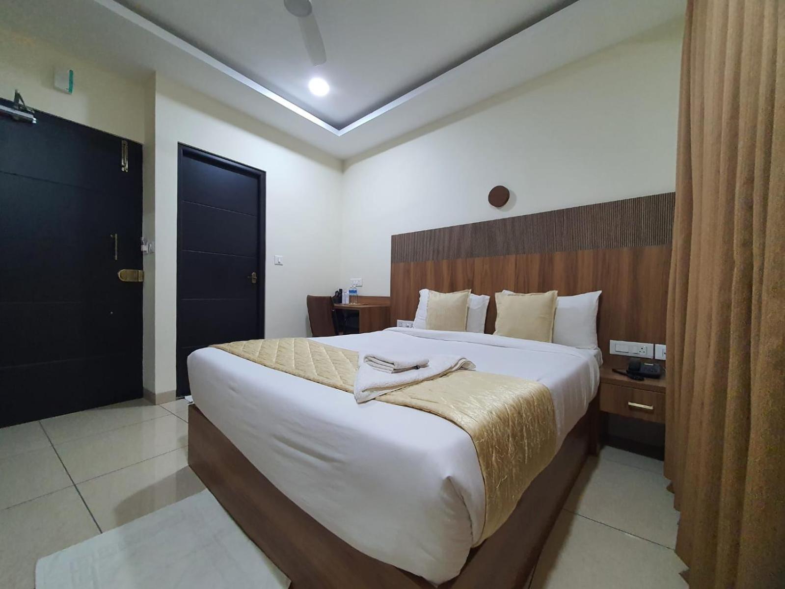 Hotel Deepakam Inn Palakkad Eksteriør billede