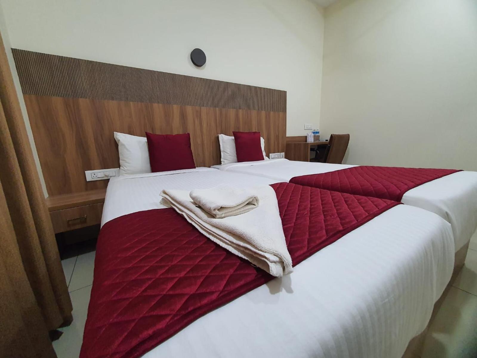Hotel Deepakam Inn Palakkad Eksteriør billede