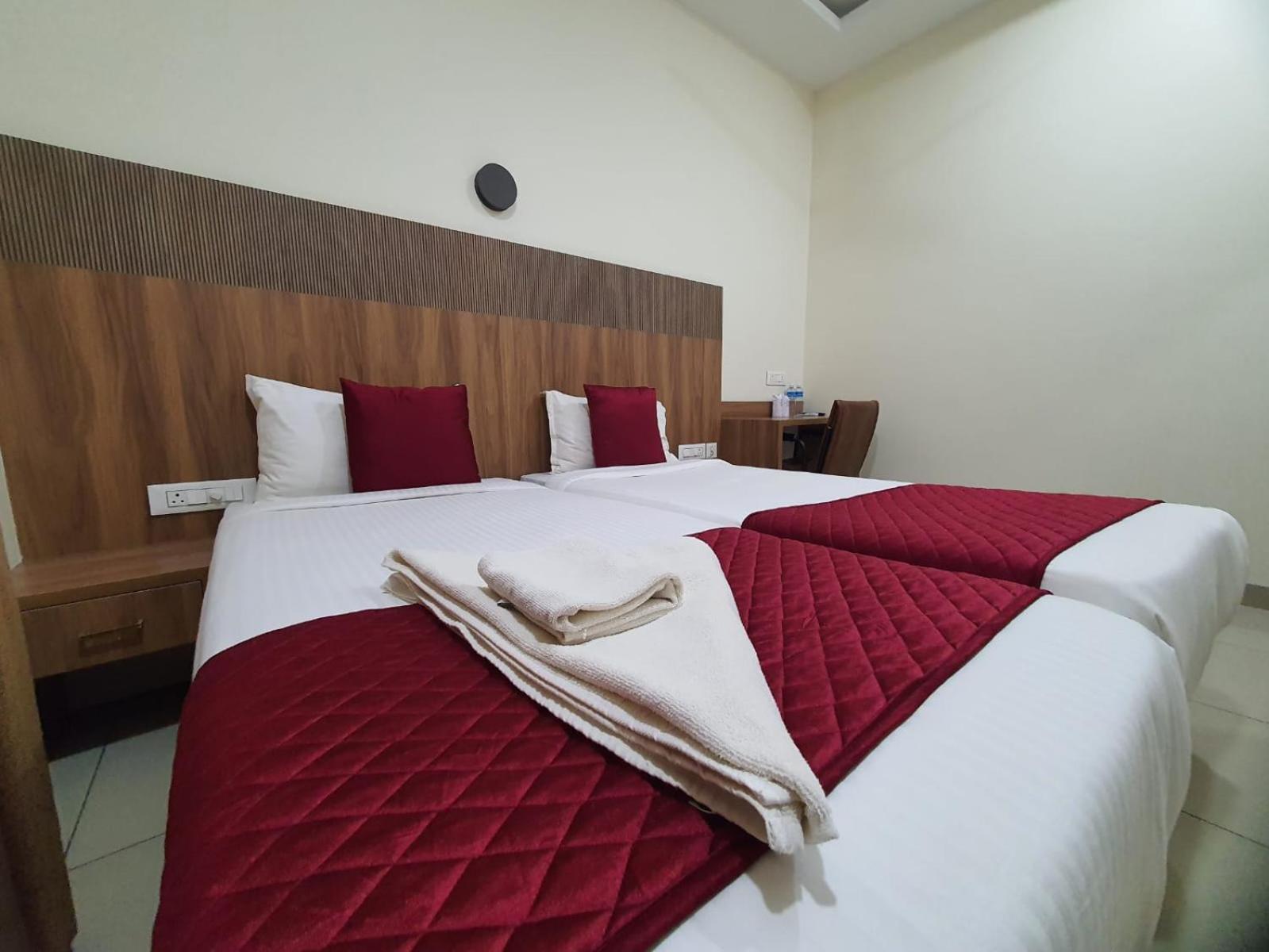 Hotel Deepakam Inn Palakkad Eksteriør billede
