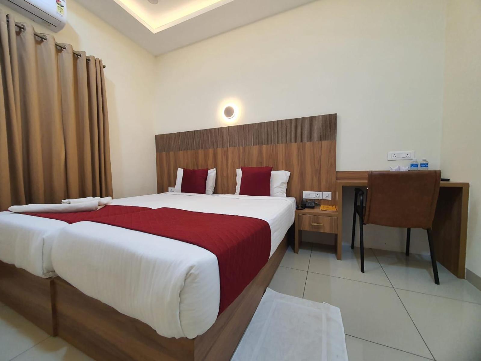 Hotel Deepakam Inn Palakkad Eksteriør billede