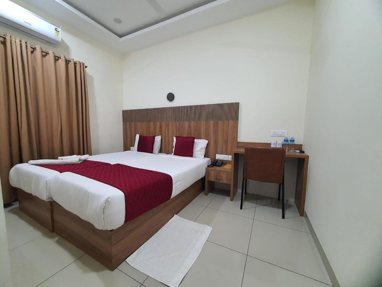 Hotel Deepakam Inn Palakkad Eksteriør billede