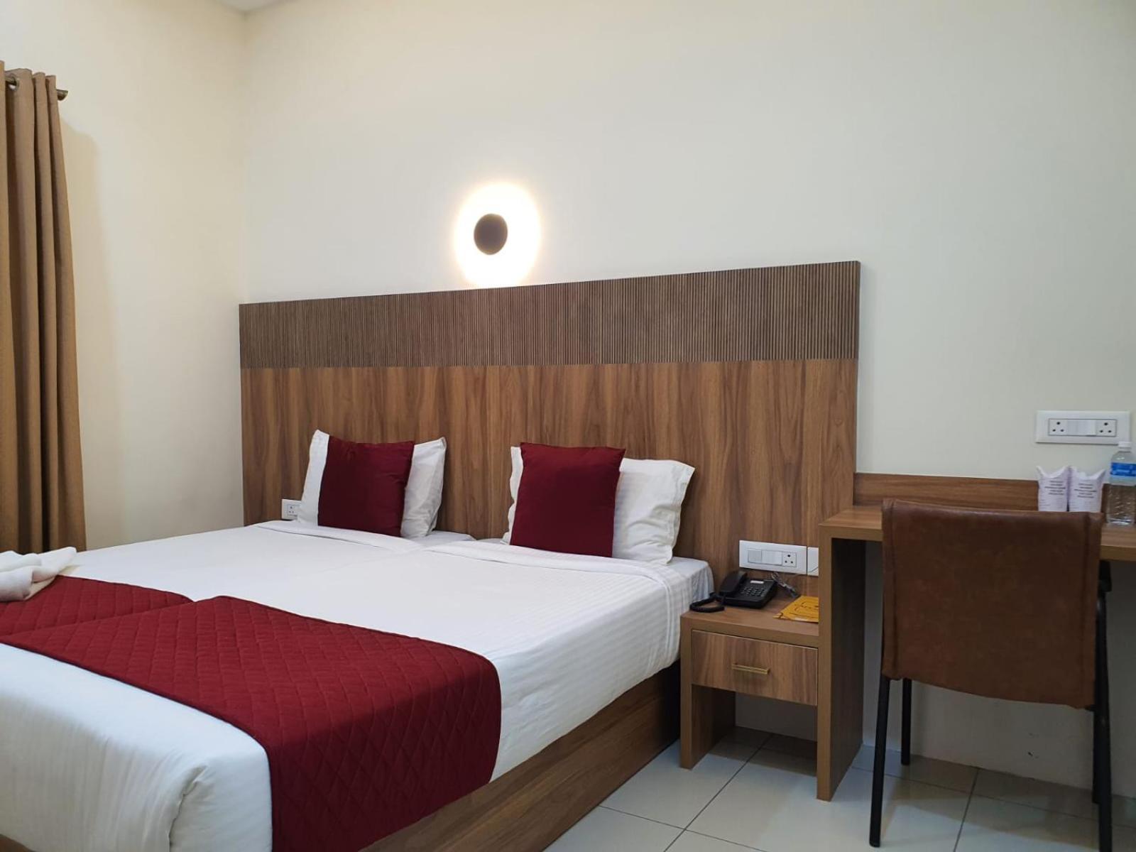 Hotel Deepakam Inn Palakkad Eksteriør billede