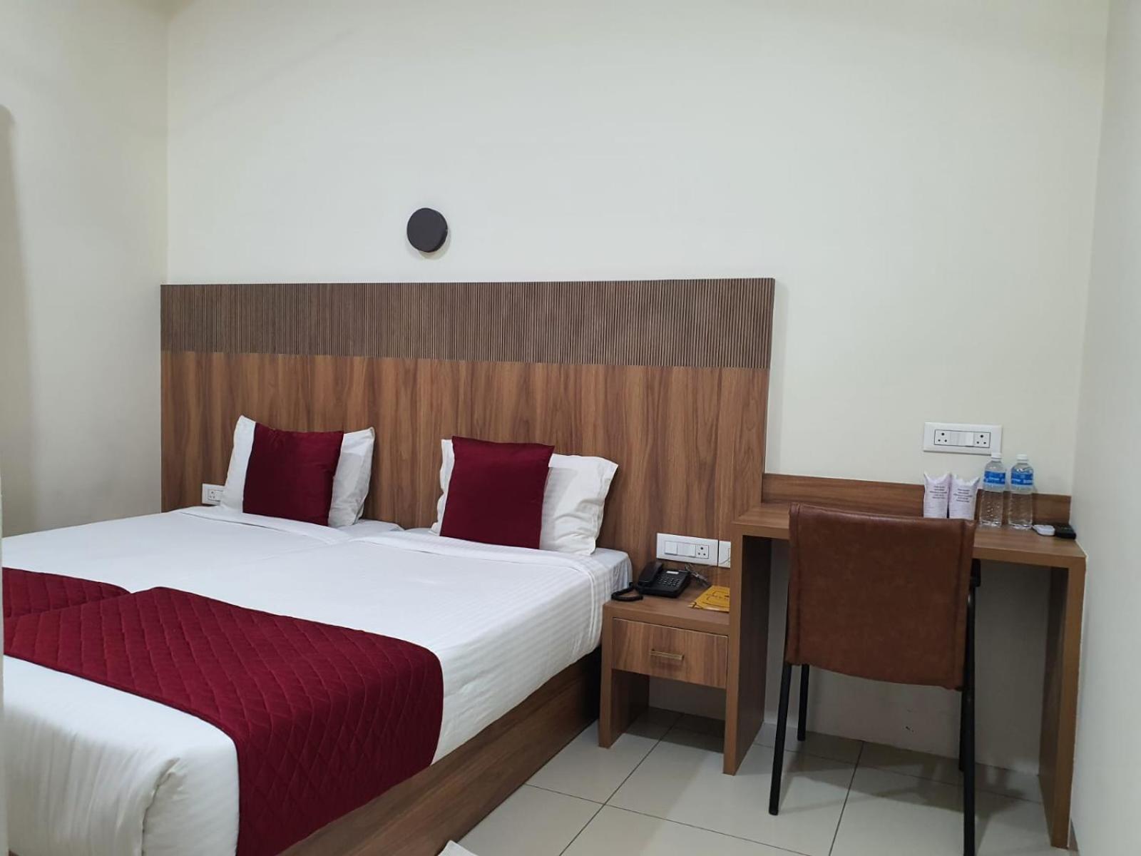 Hotel Deepakam Inn Palakkad Eksteriør billede