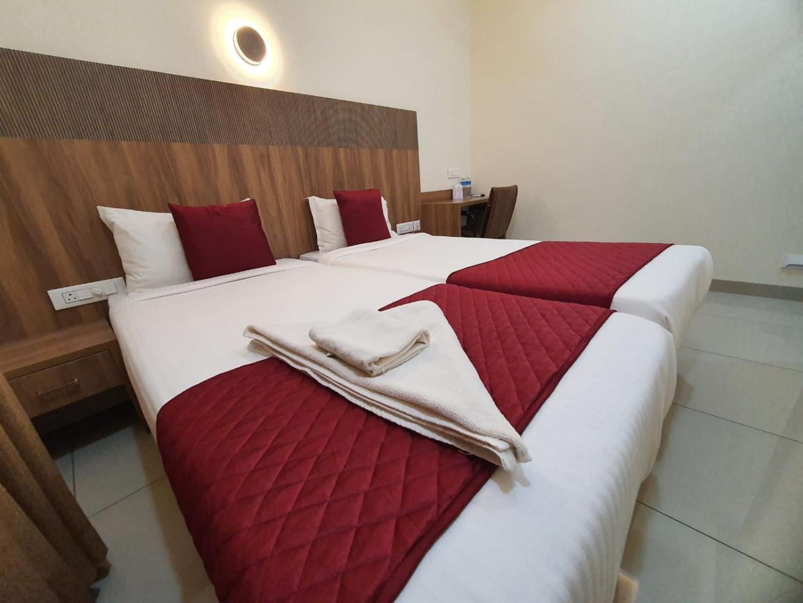 Hotel Deepakam Inn Palakkad Eksteriør billede