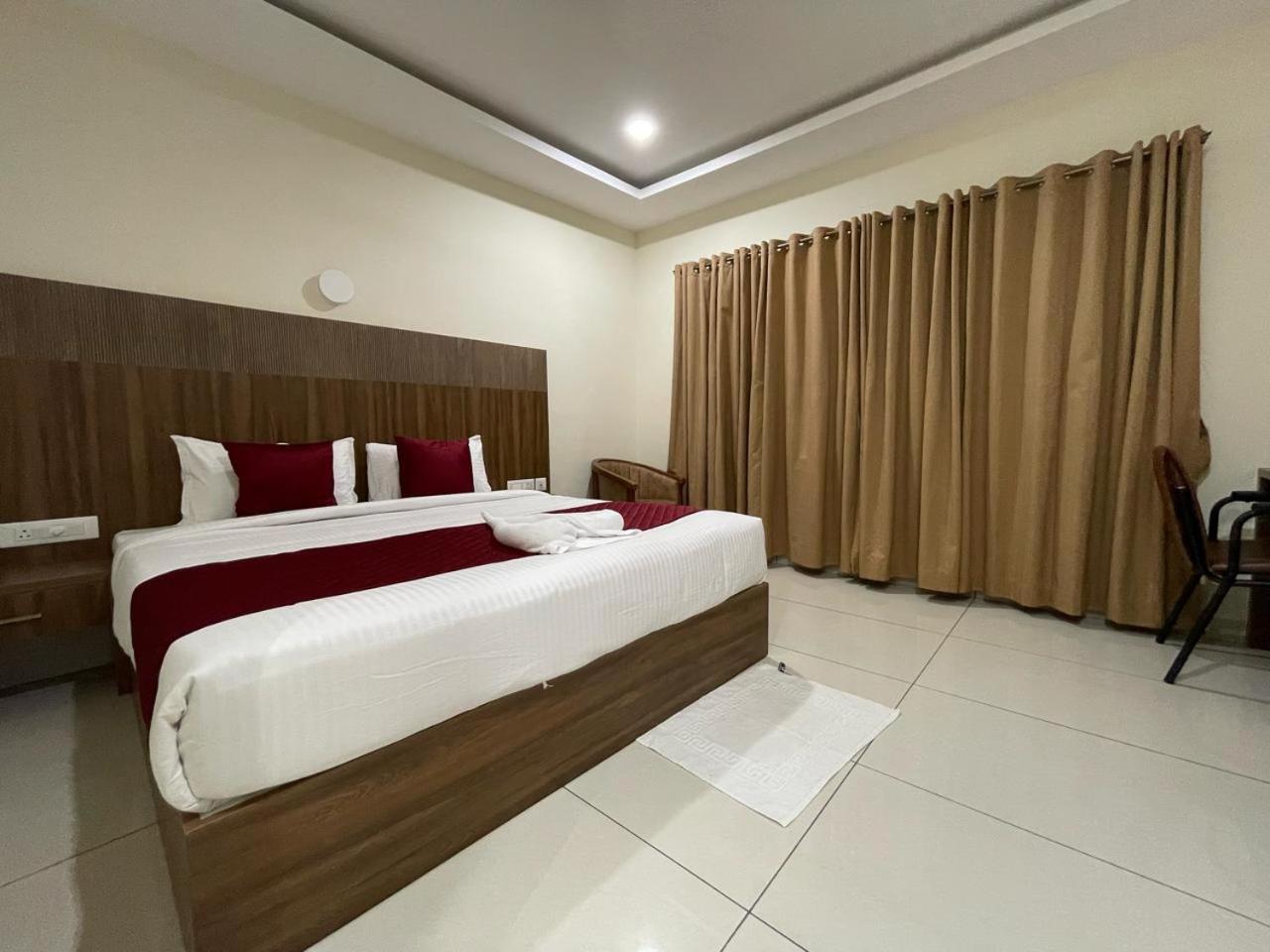 Hotel Deepakam Inn Palakkad Eksteriør billede