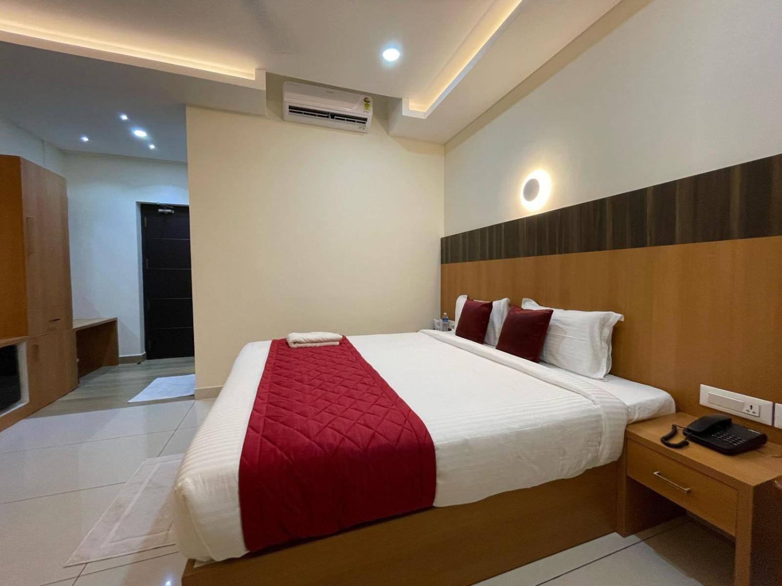 Hotel Deepakam Inn Palakkad Eksteriør billede