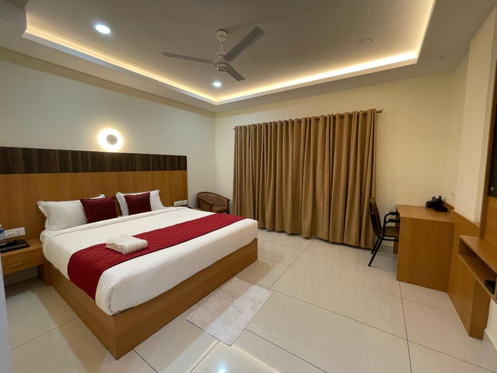Hotel Deepakam Inn Palakkad Eksteriør billede