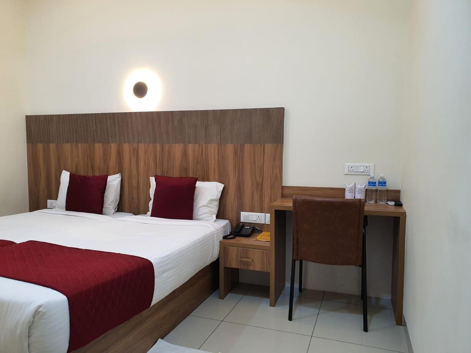 Hotel Deepakam Inn Palakkad Eksteriør billede