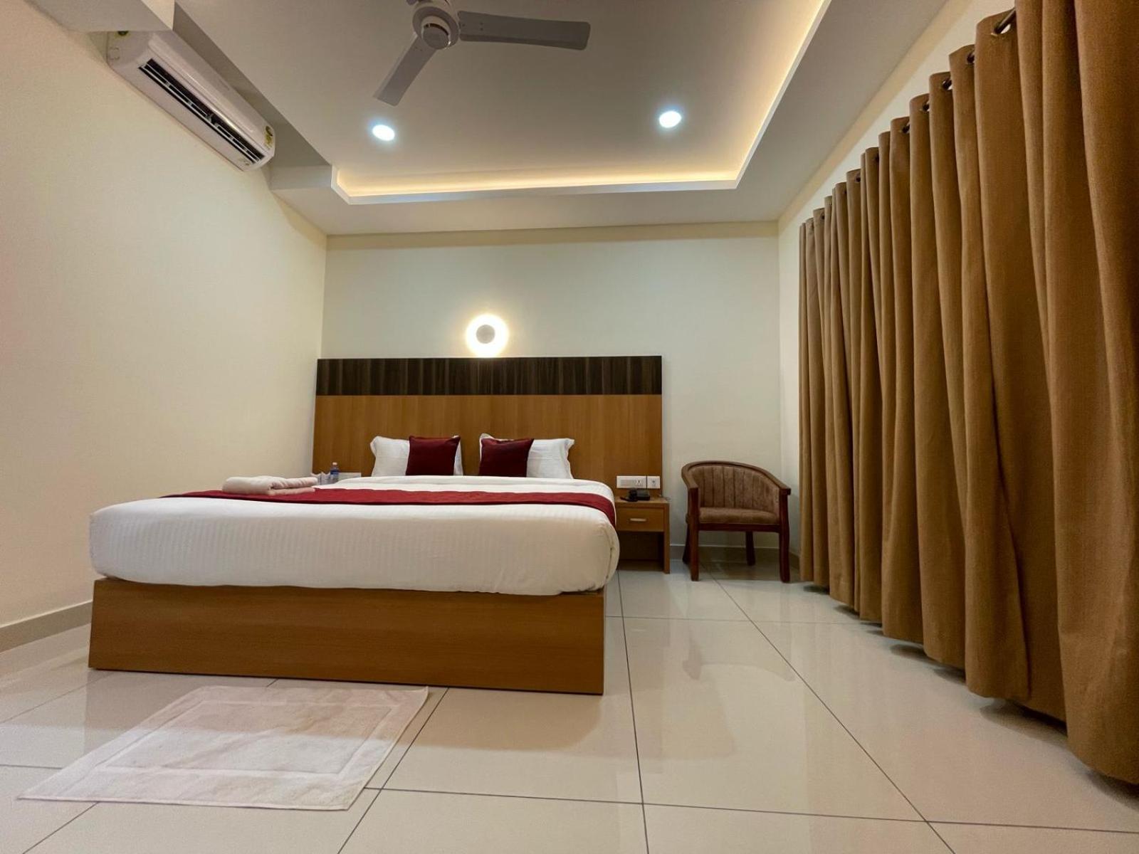 Hotel Deepakam Inn Palakkad Eksteriør billede