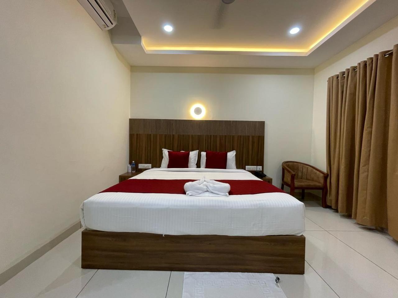 Hotel Deepakam Inn Palakkad Eksteriør billede