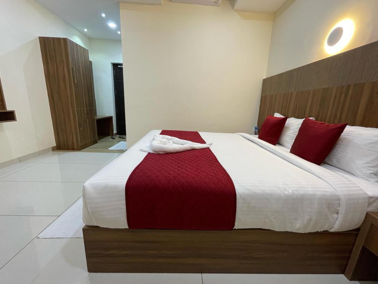Hotel Deepakam Inn Palakkad Eksteriør billede