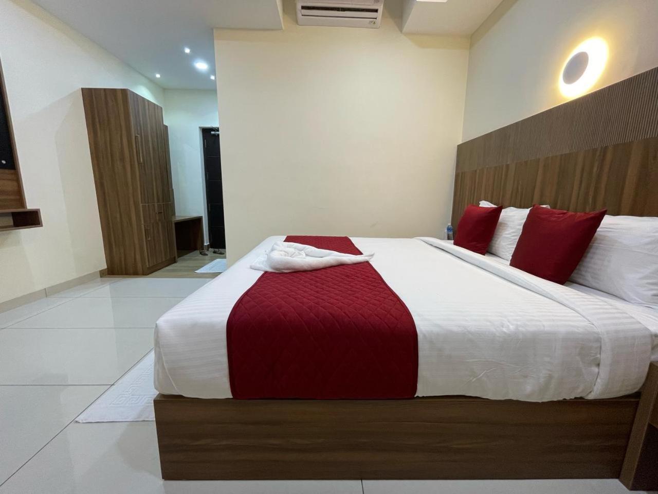 Hotel Deepakam Inn Palakkad Eksteriør billede