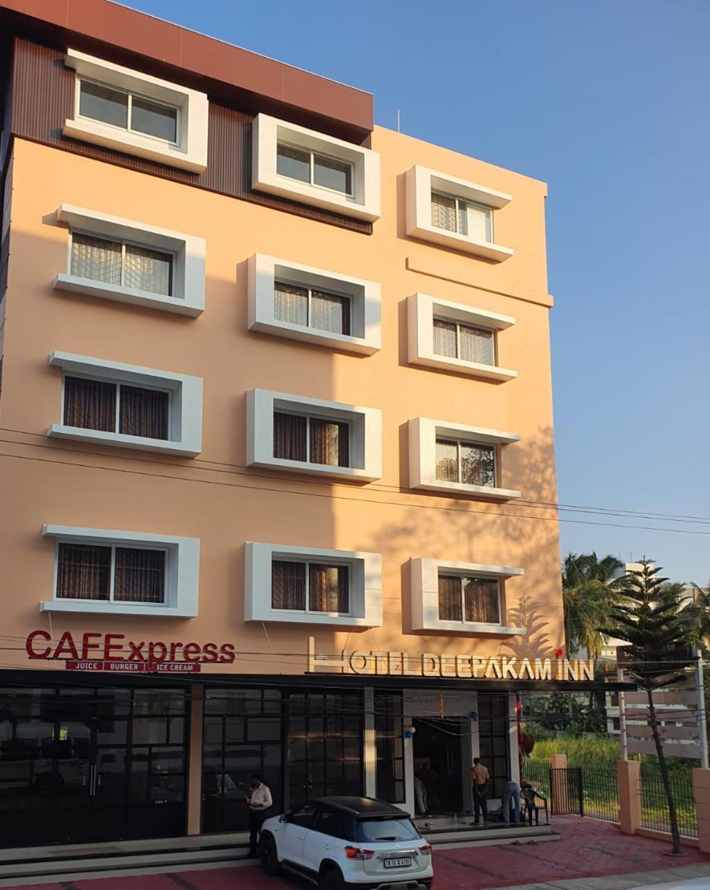 Hotel Deepakam Inn Palakkad Eksteriør billede